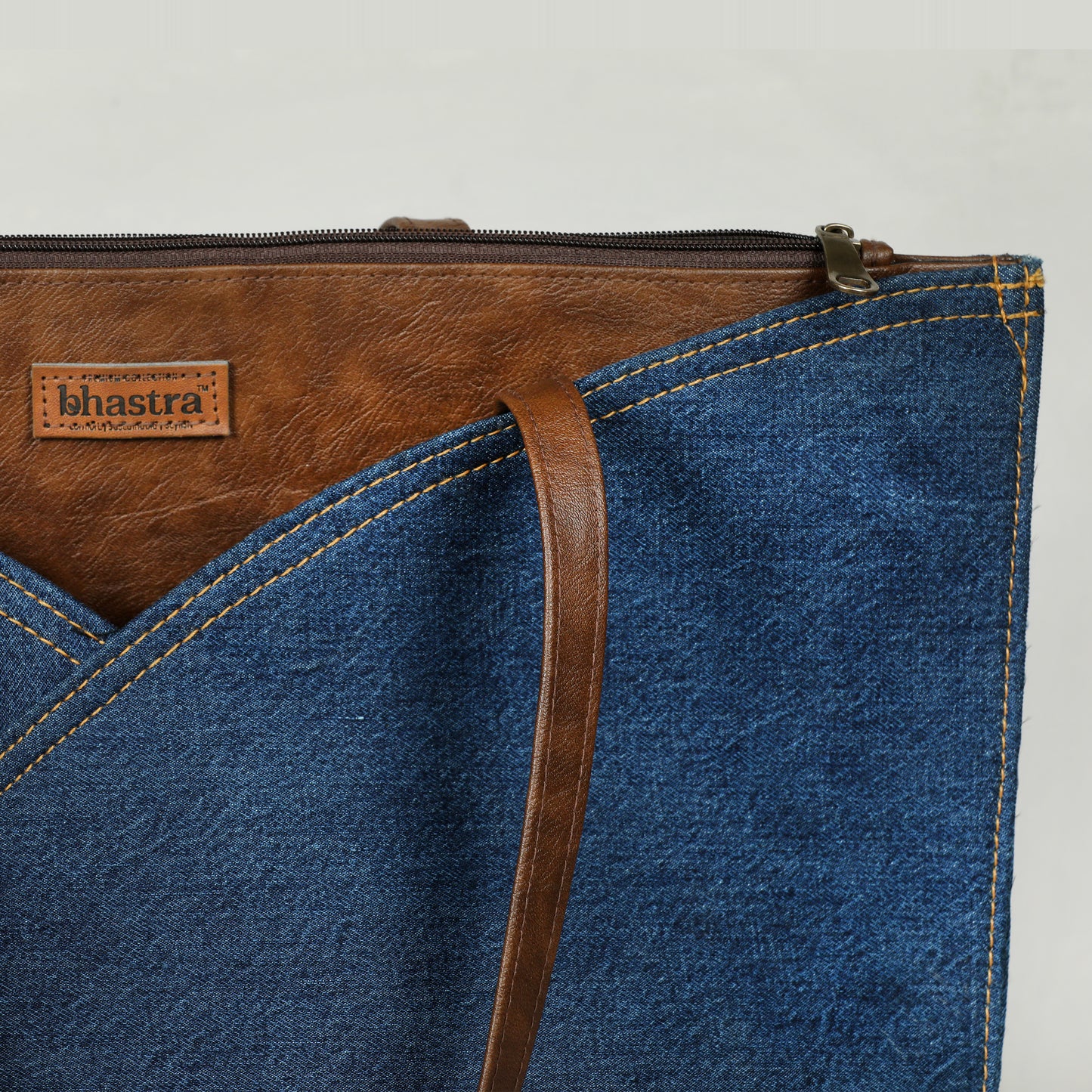 Deep Denim Tulip Tote Bag(With Glass case)
