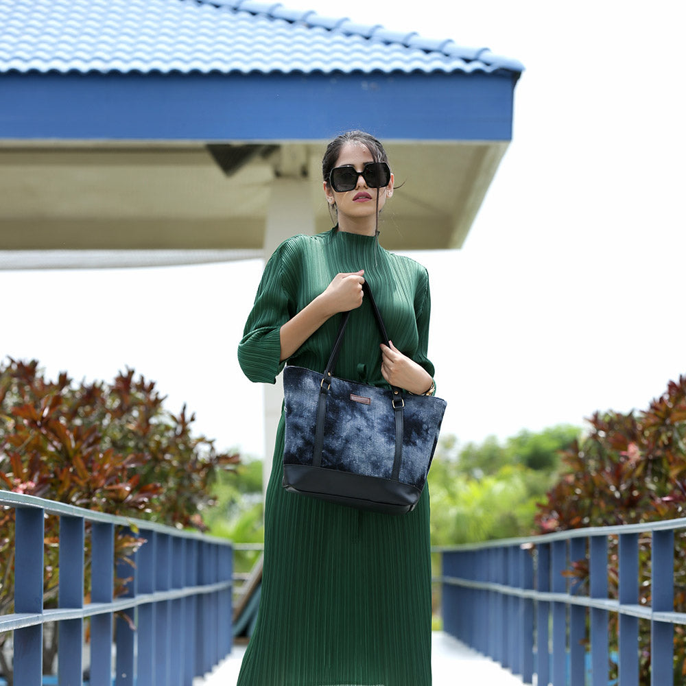 Carbon magic tote bag