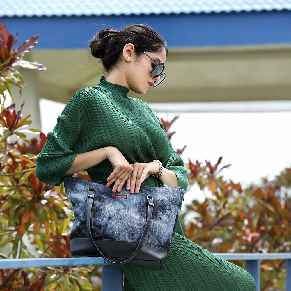 Carbon magic tote bag